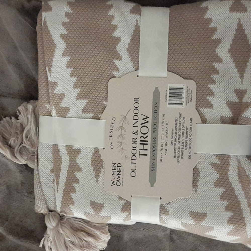 New! Outdoor & Indoor Throw